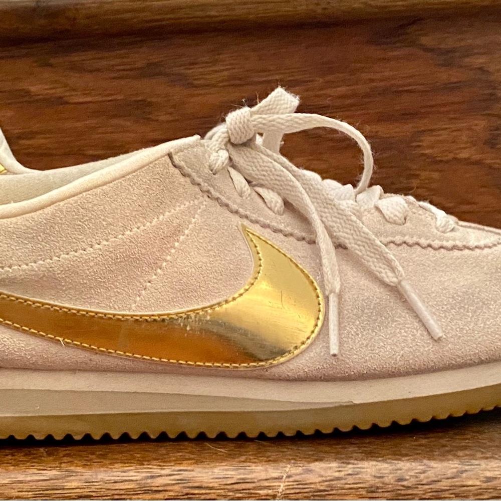 Nike Women's Cream and Gold Sneakers
